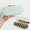 Dosey 7 Day Pill Compact Travel Pill Organizer - Pouzdro s 7 Pill Compartments for Medicine Storage & Protection - Stylový a Elegantní Megicion Organizátor se zrcadlem, Sage