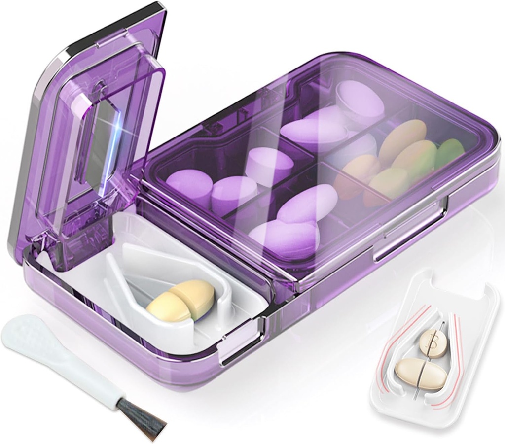 Pill Cutter Splitter pro malé nebo malé pilulky. 2-in-1 Travel Pill Box & Pill Splitter - Velká kapacita 4 Compartments Pill Organizátor - Odtažitelný Nonslip V-Shaped Pad. Wrap-Around Blade Guard (Purple)