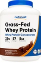 Nutricost Grass- Fed syrovátkový protein koncentrát (Chocolate) 5LBS - nedenaturovaný, Non-GMO, přírodní aroma...